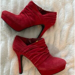 GIANNIBINI RED SUEDE LEATHER ROUND TOE BOOTIES 7M NWOT